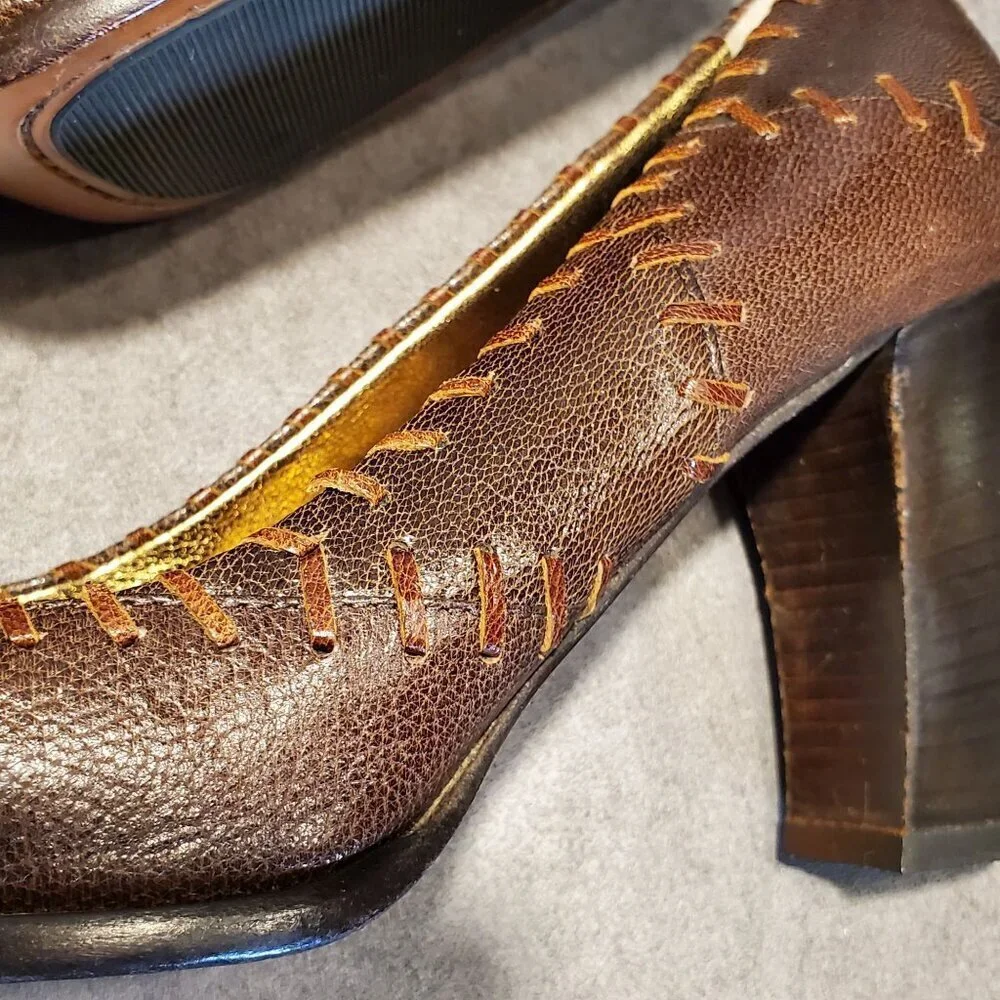 Dolce & Gabbana Vintage Y2K 90s Quiet Luxury Brown Leather Square Toe Heels 39